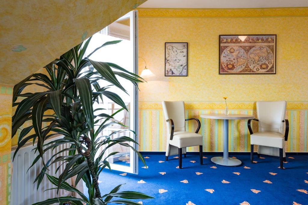 Hotel Boddenhus Garni Цингст Екстериор снимка