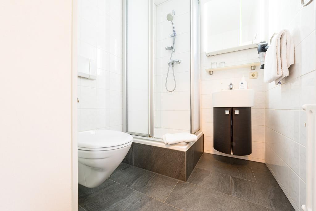 Hotel Boddenhus Garni Цингст Екстериор снимка