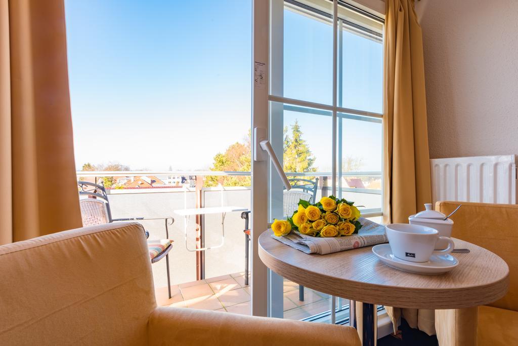 Hotel Boddenhus Garni Цингст Екстериор снимка