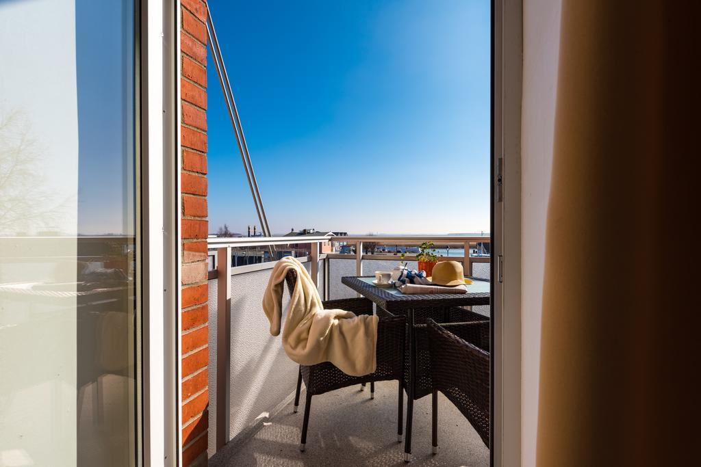 Hotel Boddenhus Garni Цингст Екстериор снимка