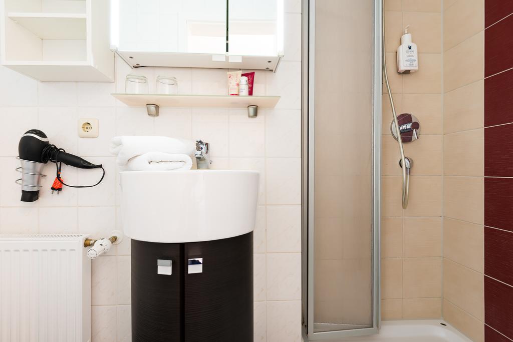 Hotel Boddenhus Garni Цингст Екстериор снимка