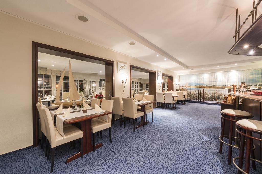 Hotel Boddenhus Garni Цингст Екстериор снимка