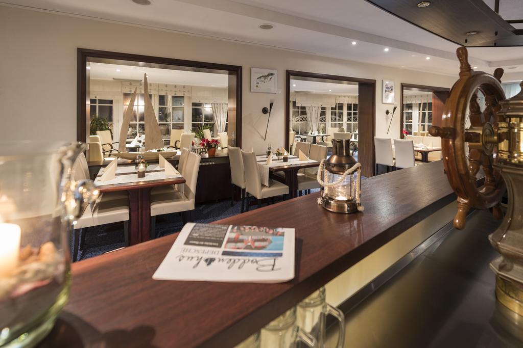 Hotel Boddenhus Garni Цингст Екстериор снимка