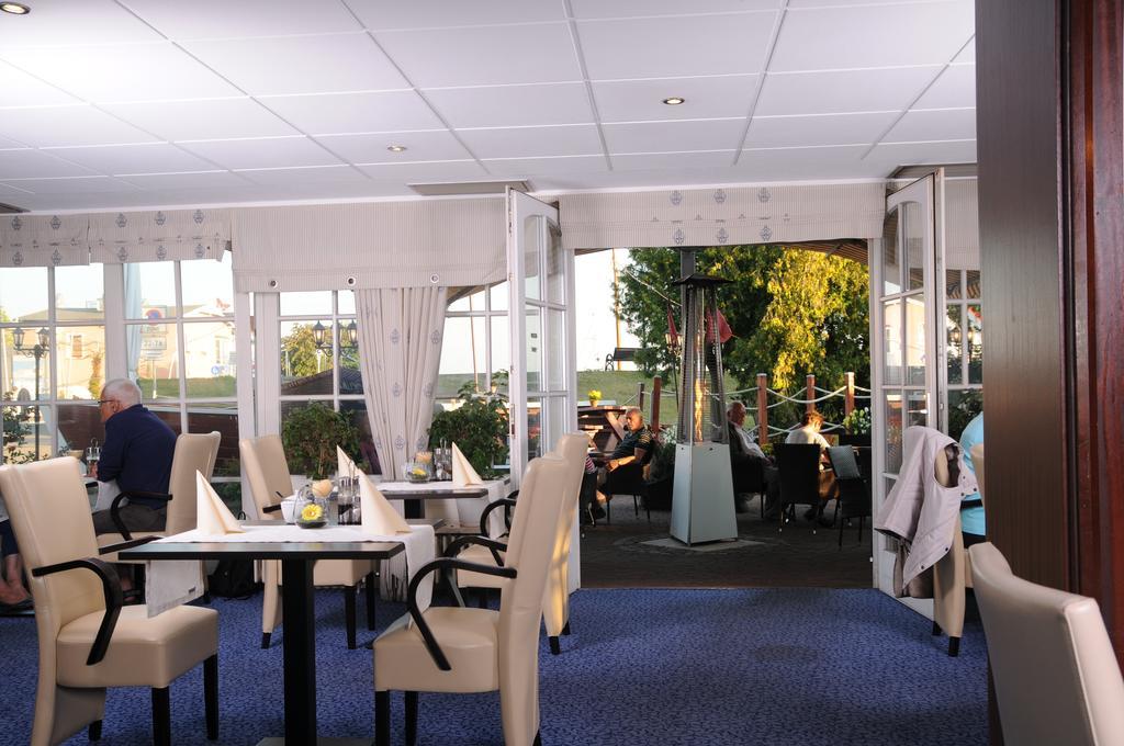Hotel Boddenhus Garni Цингст Екстериор снимка
