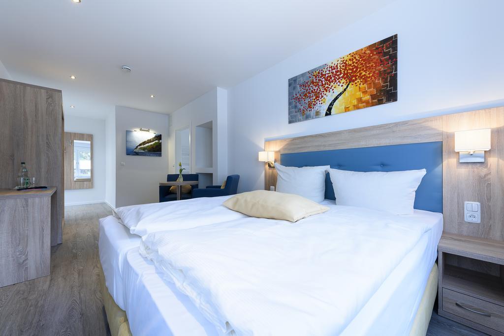 Hotel Boddenhus Garni Цингст Екстериор снимка