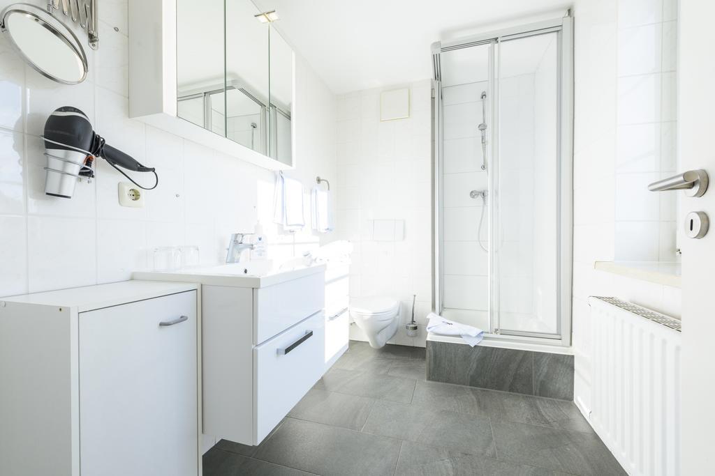 Hotel Boddenhus Garni Цингст Екстериор снимка